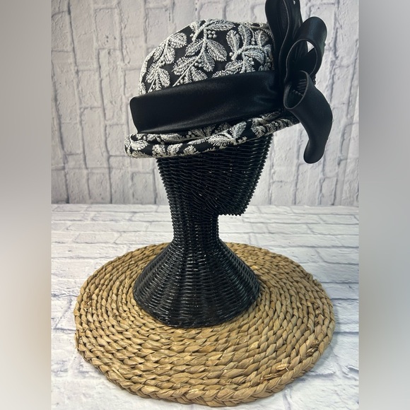 Vintage Ms. Hi’s Classic Black and Light Gray Burnout Pattern & Large Silk Bow. - Picture 4 of 8